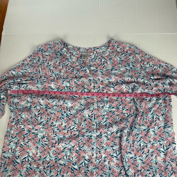 Catherines Blue Pink Floral Top Blouse Button Up 3/4 Roll Tab Sleeves Plus 3X‎ - Picture 8 of 9